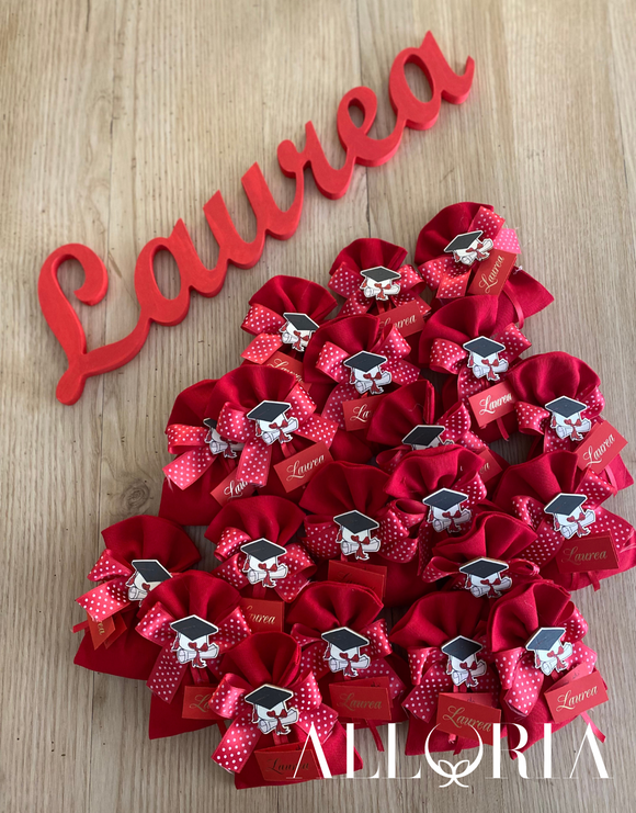 Bomboniera per Laurea - Sacchetto rosso con Tocco e Fiocco a pois - Laurea