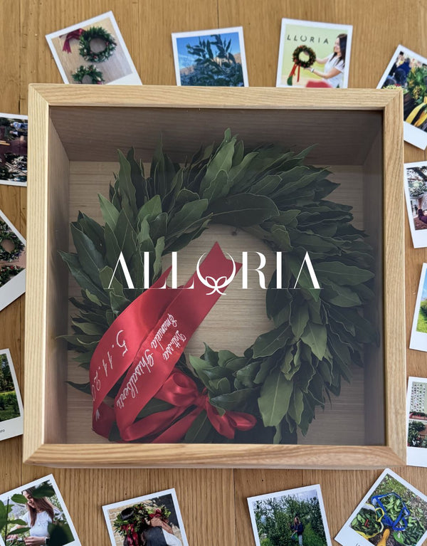 Teca-Cornice-in-Legno-per-Corona-di-Alloro-per-Laurea-alloria-spedizione-a-domicilio-36cm